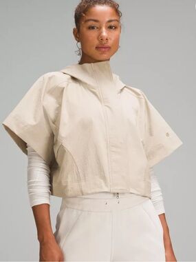 Lululemon Mixed Woven Short-Sleeve Jacket in Trench Size Large  W3GY6S NWOT